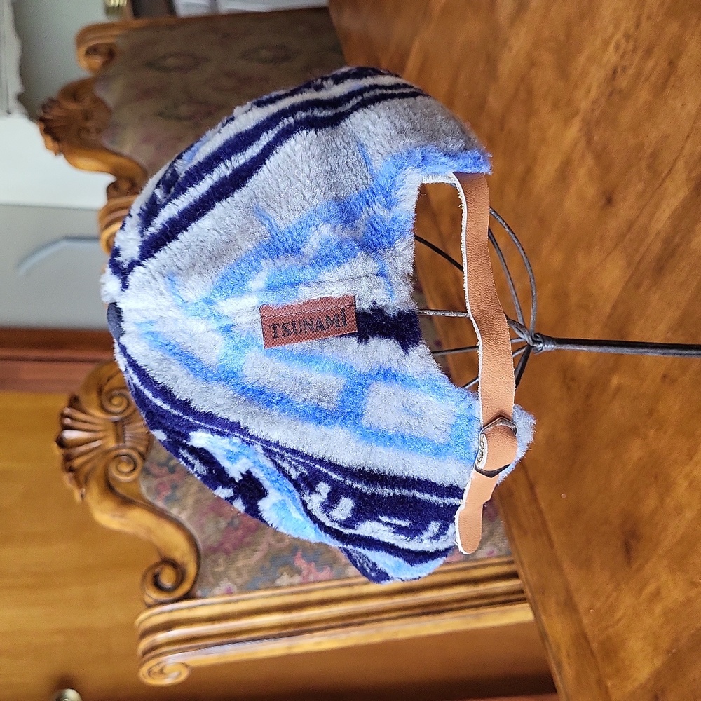 Tsunami hat - Picture 3 of 6